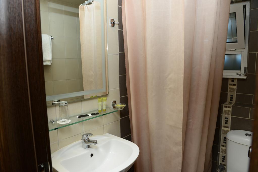 Ionion Hotel Kyparissia Exterior foto
