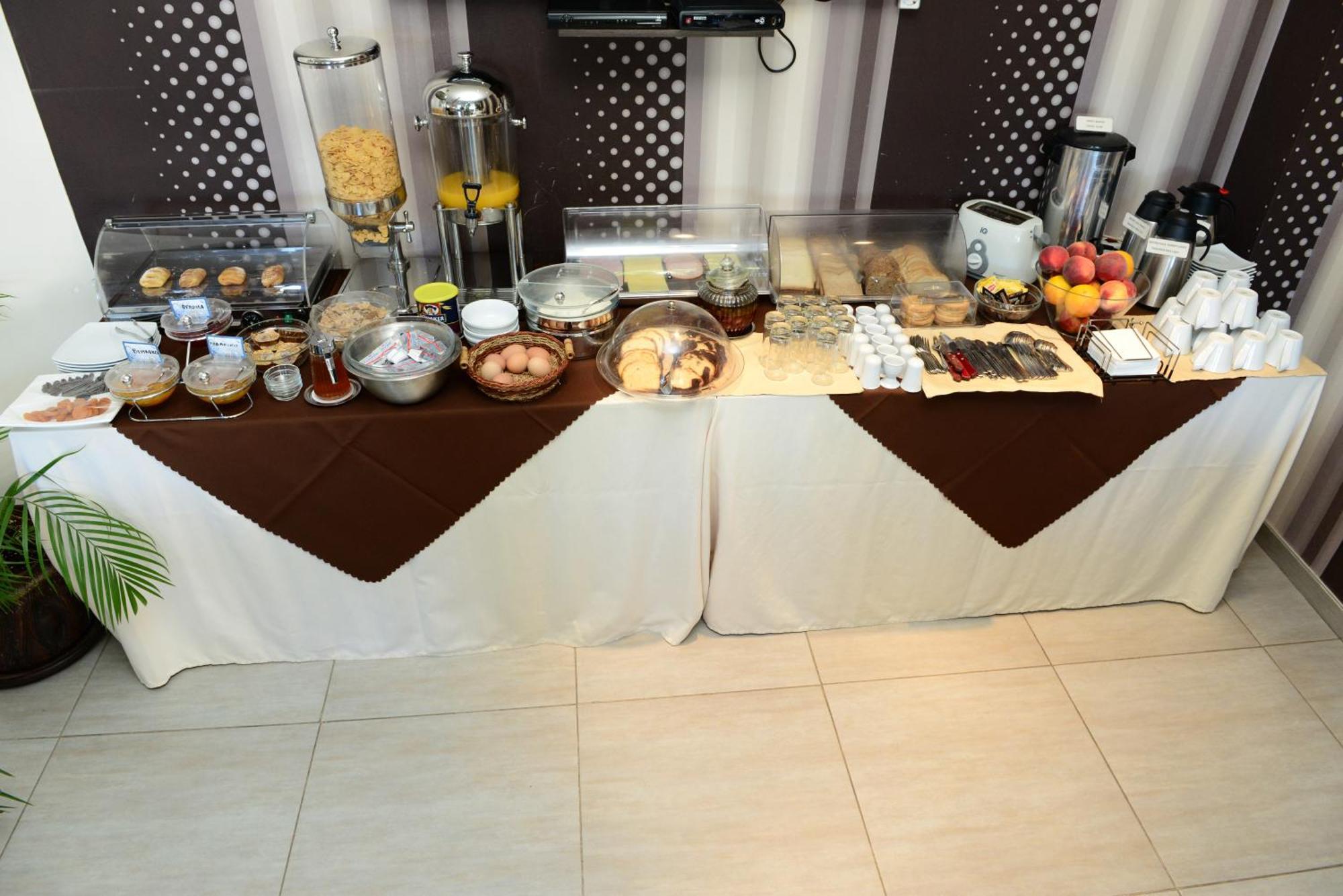 Ionion Hotel Kyparissia Habitación foto